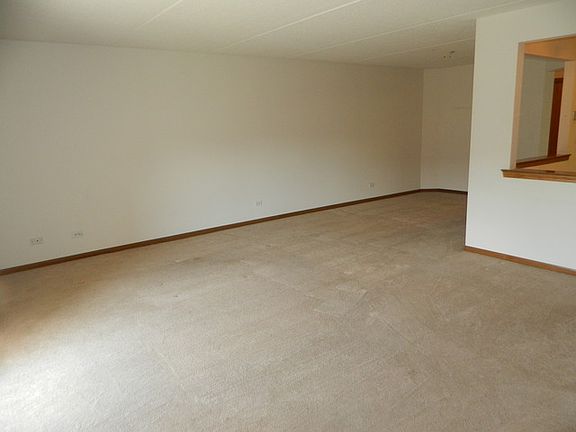 2nd image of 1600 E Thacker St APT 303