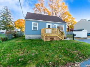 42 Oxford Ave, Warwick, RI 02889