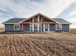 8438 NE Indian Creek Rd, Topeka, KS 66617