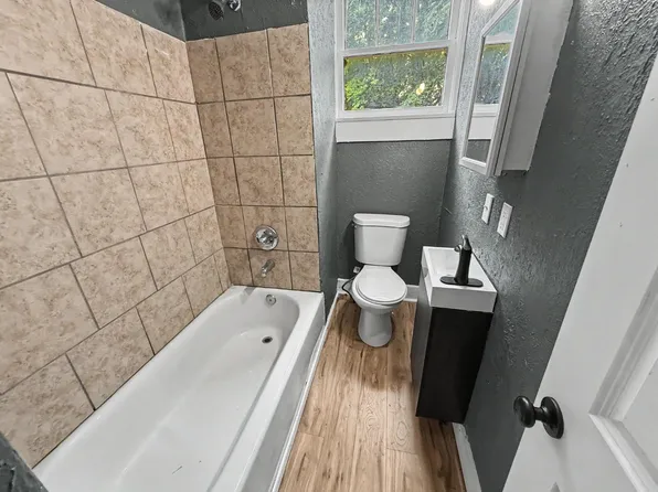 127 E 16th St #4, New Albany, IN 47150