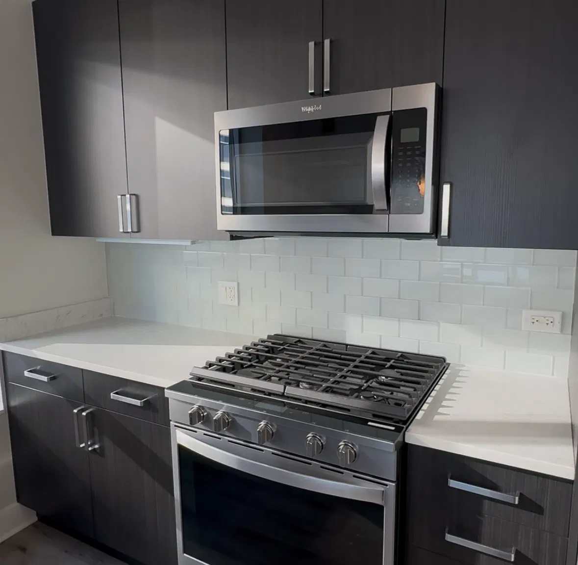 230 N Canal St — Photo 4