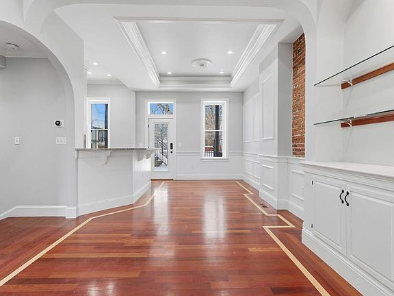 4th image of 297 K St #1
