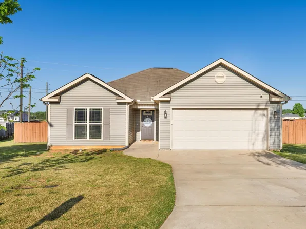 304 Worchester Cir, Perry, GA 31069
