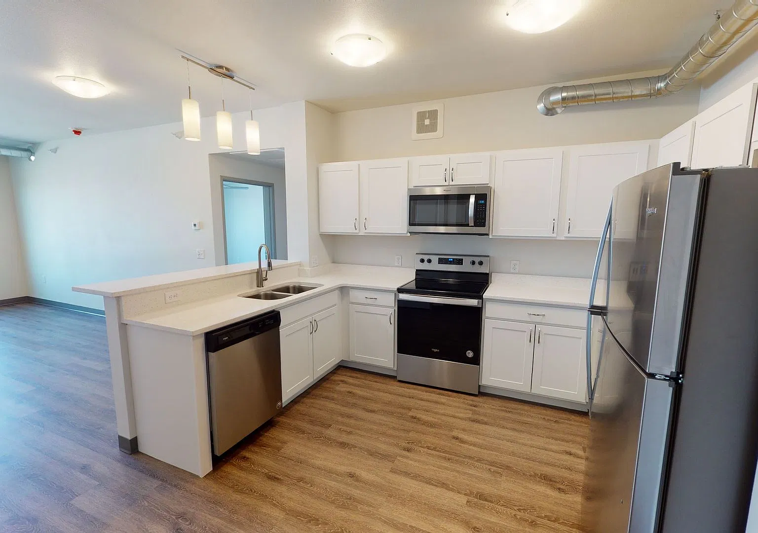 1520 NW Irvinedale Dr — Photo 1