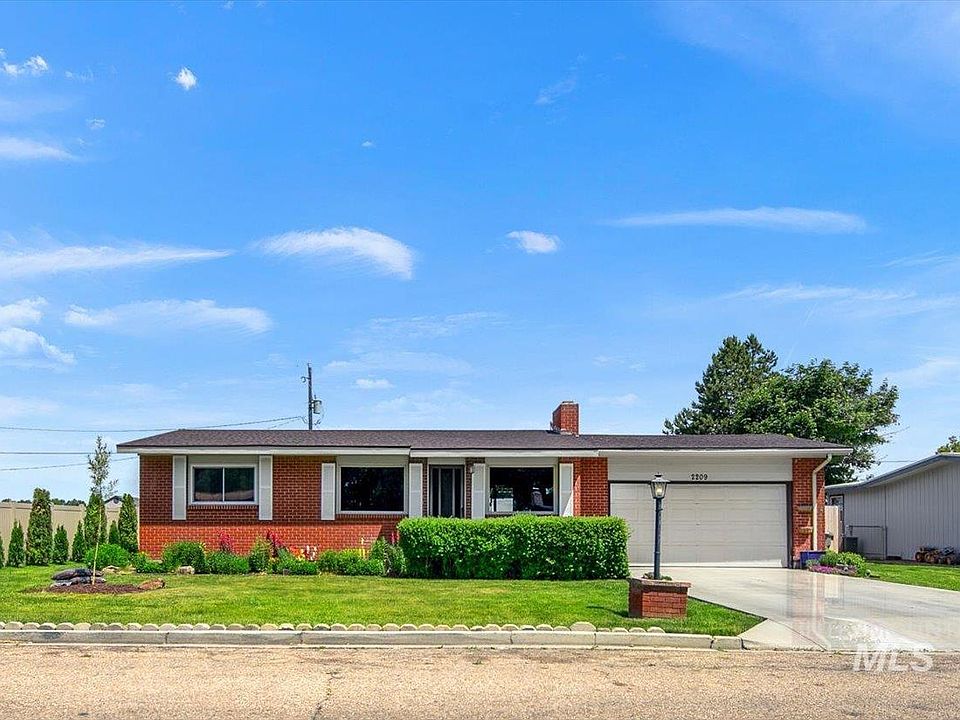 1st image of 2209 Terrace Dr