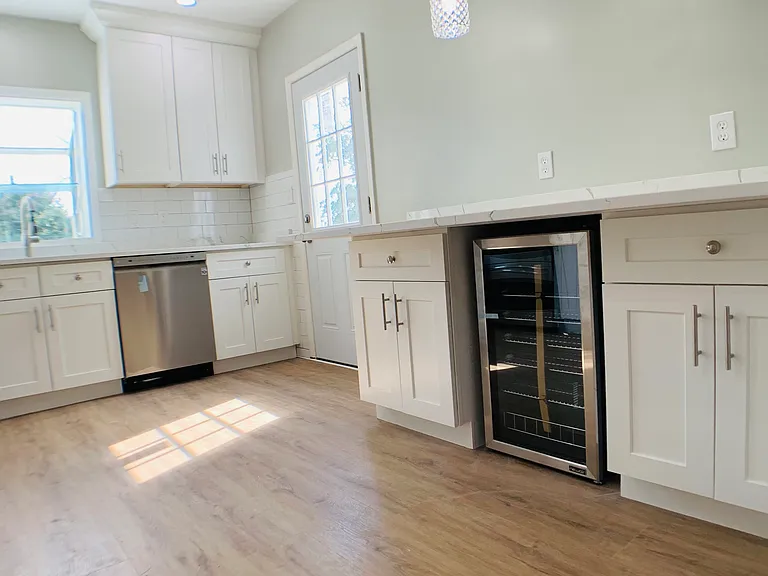 2113 Folkstone Rd — Photo 5