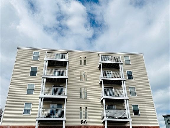 3rd image of 86 E Howard St Unit 302
