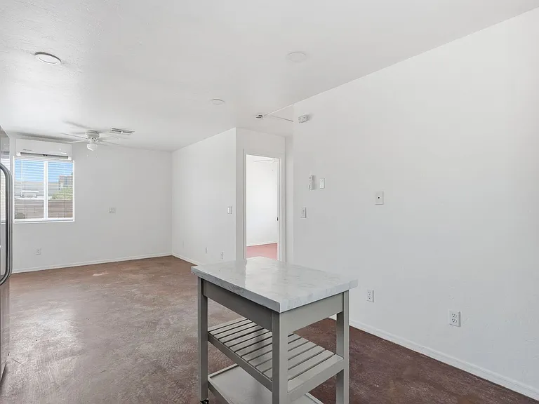 1226 E. Elm St. — Photo 11