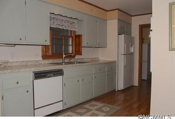 5th image of 181 Brookwood Dr