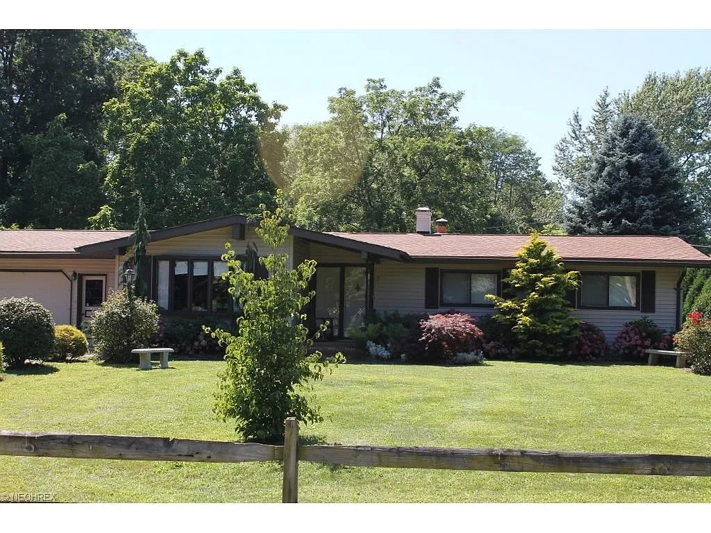 7 Brandon Dr photo 1
