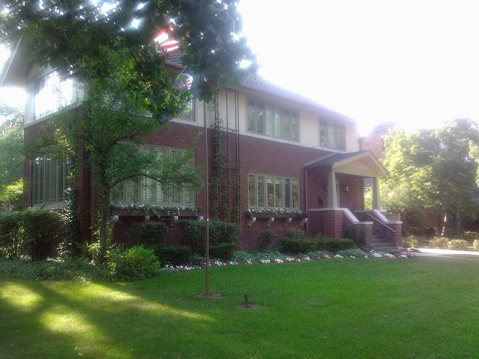 1st image of 424 Blackstone Ave