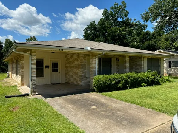 816 Highpoint Dr, Alexandria, LA 71303