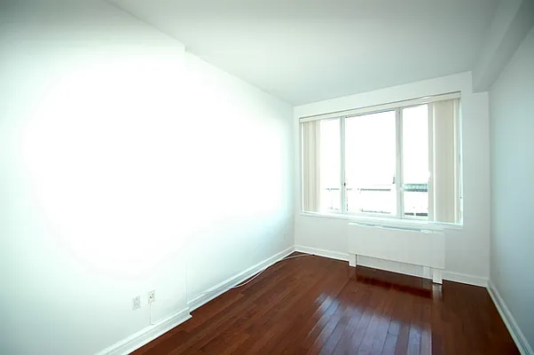 Rented by BLU Real Estate | media 30