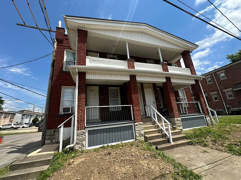 Indianola Ave 1574-1580 MLR — Photo 1