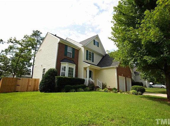 2nd image of 2412 Summit Dr