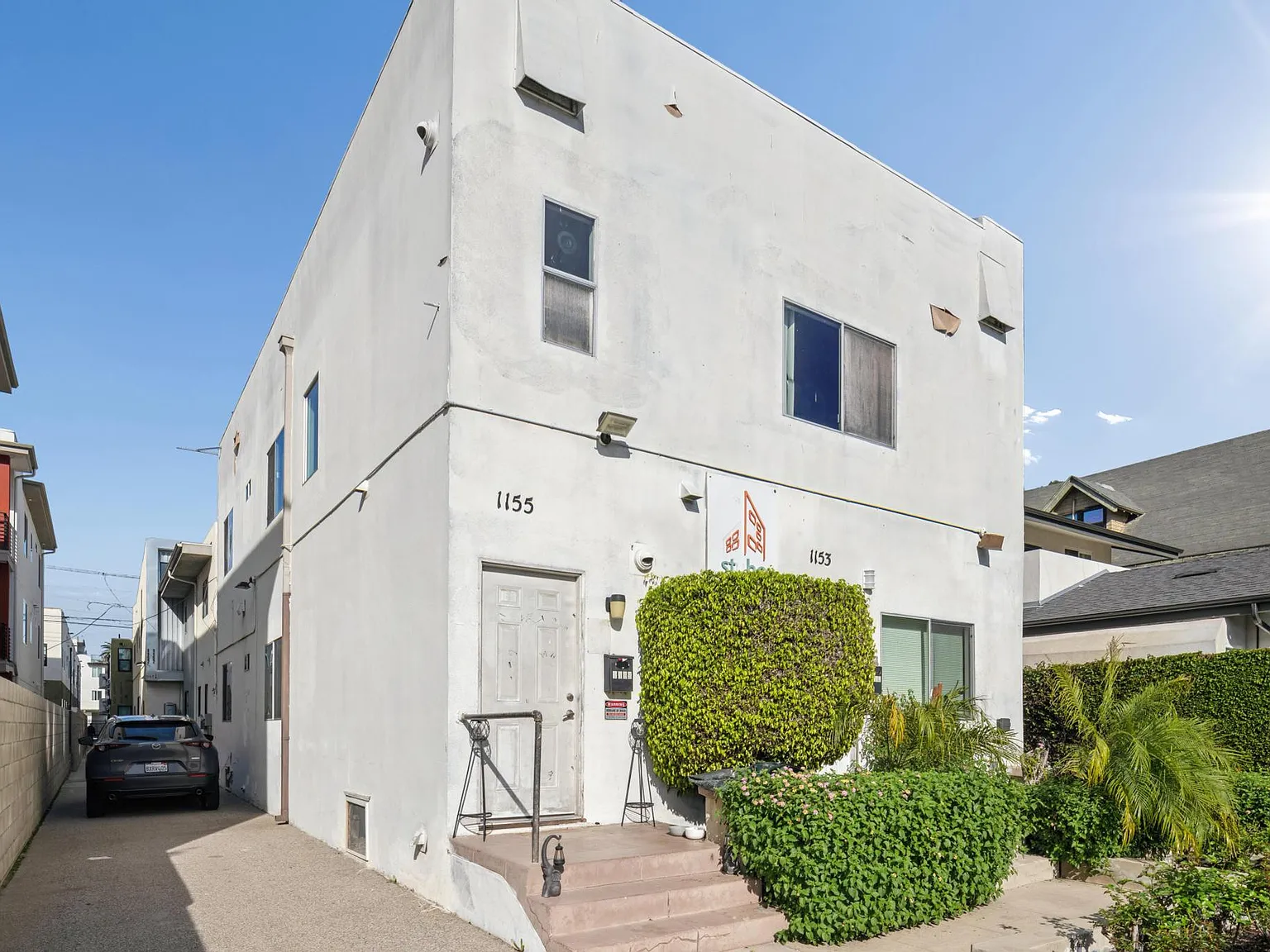 36 West — Photo 3