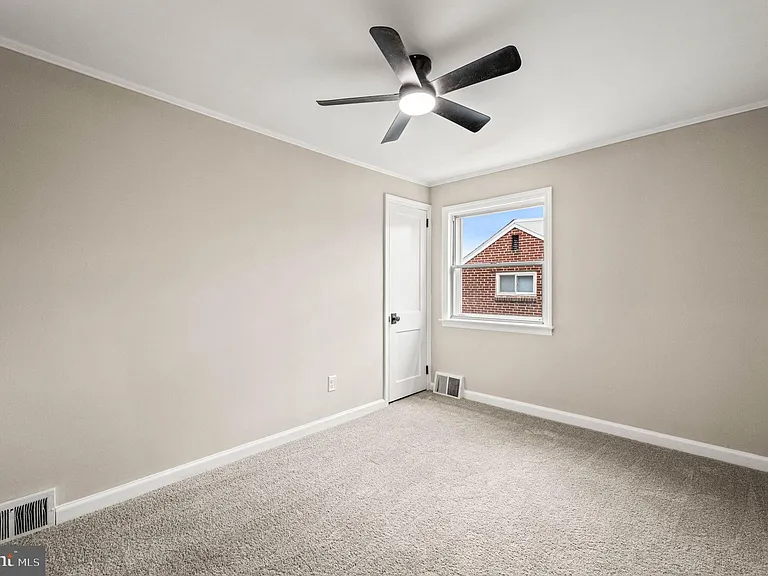 1024 W Bridge St — Photo 23