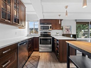 341 Mahon Ave #201, North Vancouver, BC