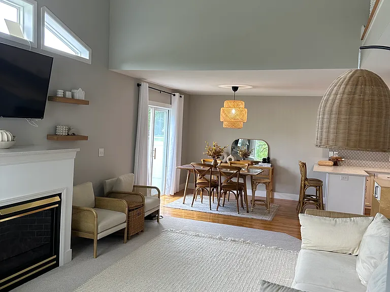 1653 Bedford Ln — Photo 3