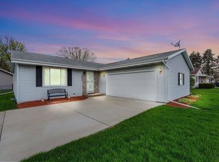 2432 Lucerne Dr, Janesville, WI 53545