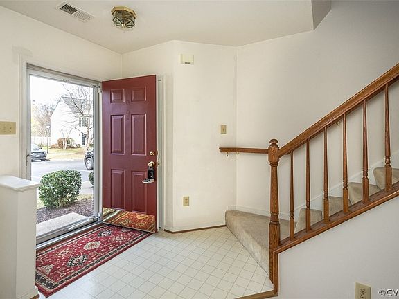 3rd image of 2968 Queensland Dr