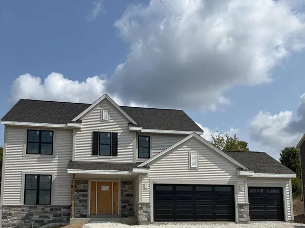 3716 Oakmont TRAIL, Waukesha, WI 53188