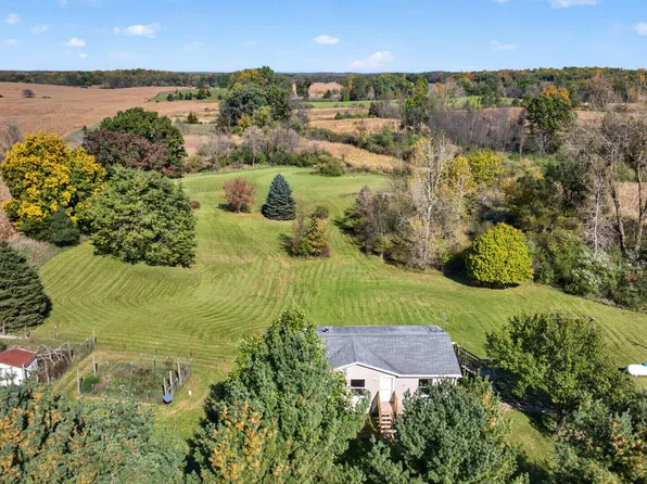 10570 Case Rd, Brooklyn, MI 49230
