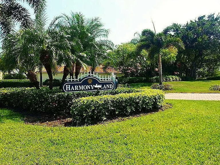 5035 Harmony Cir #1 — Photo 35