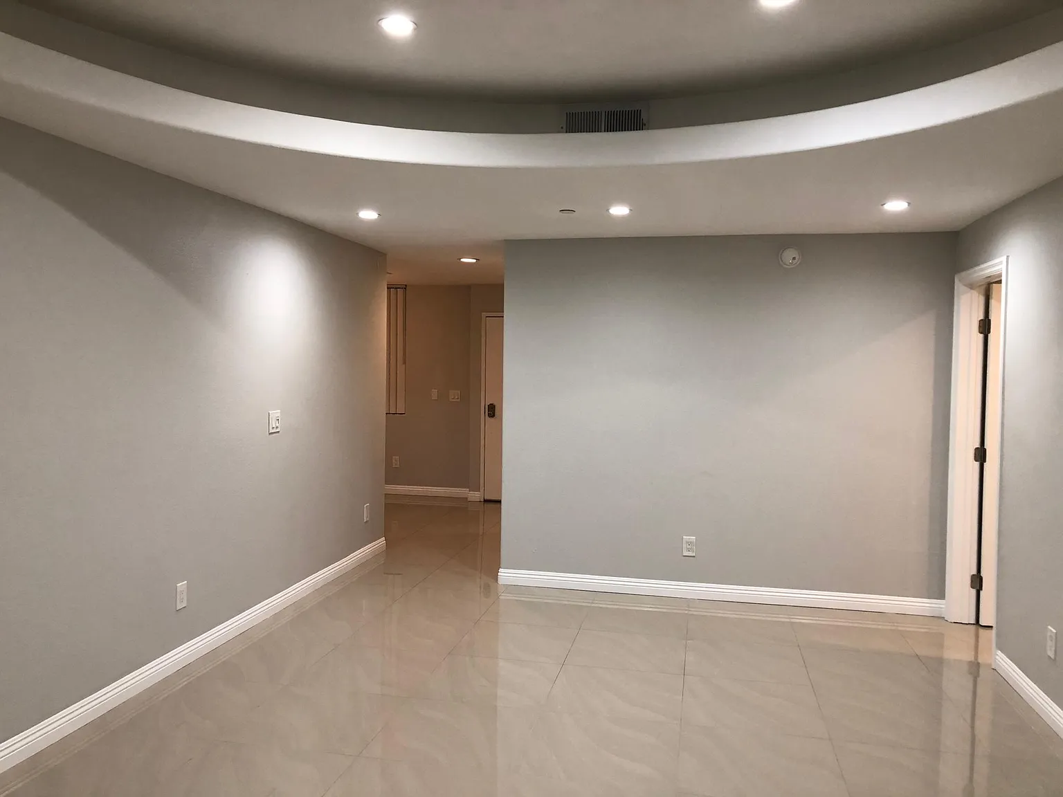12222 Moorpark St — Photo 3