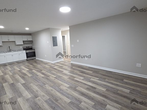 4th image of 200 Columbus St APT 5