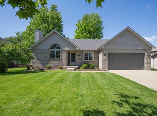 219 Wolverine Dr, Oswego, IL 60543