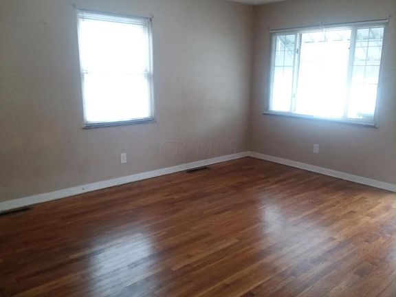 3rd image of 974 Bulen Ave