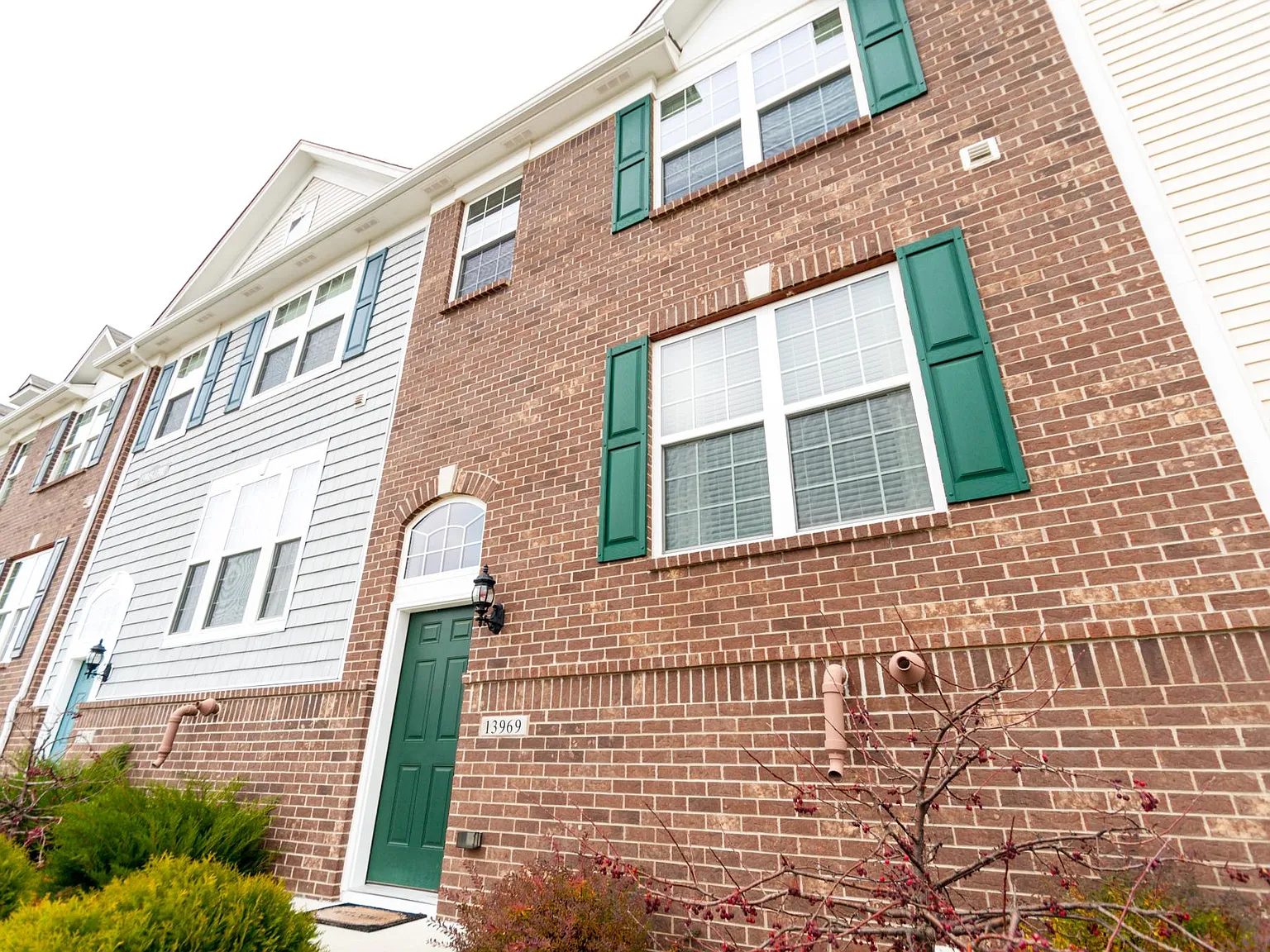 3 bed, 2.5 bath, 1540 sqft, $1,950 — Photo 1