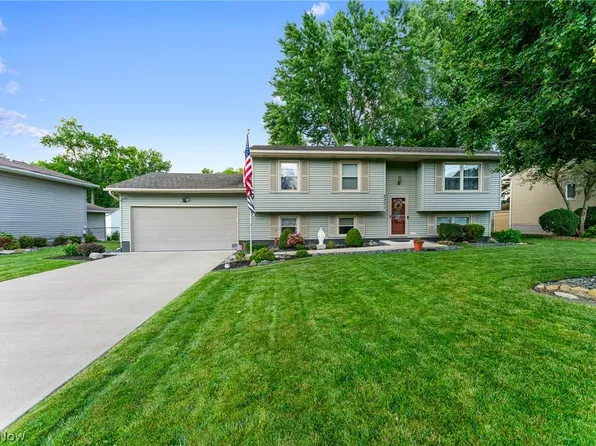 2371 Penny Ln, Youngstown, OH 44515