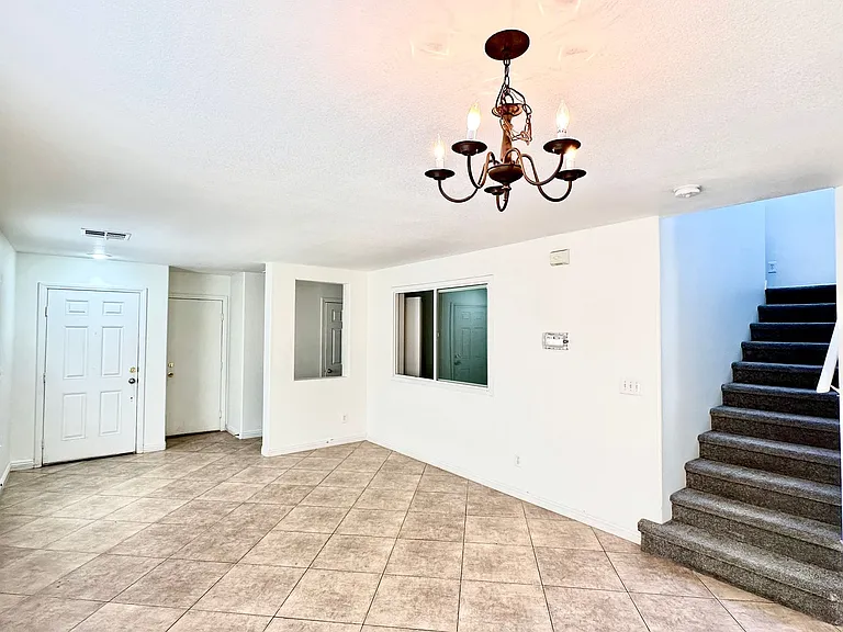 11588 Vesuvio Ct — Photo 3
