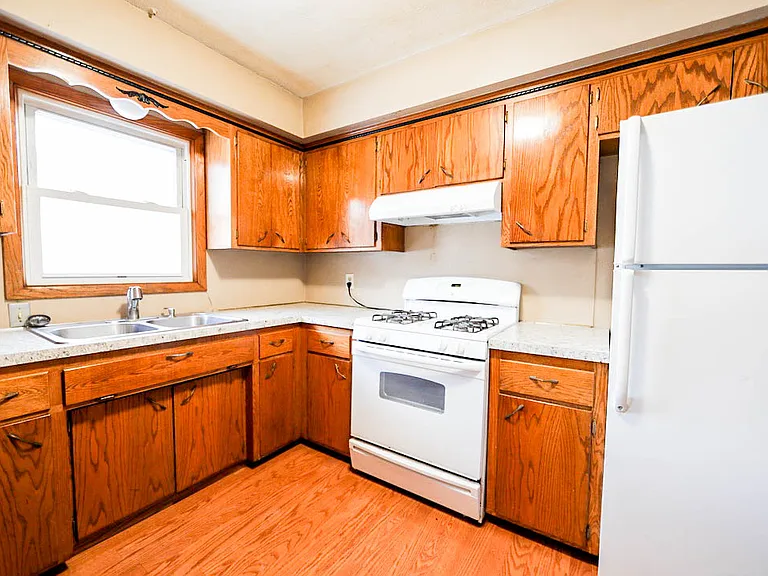 Kitchen (2)