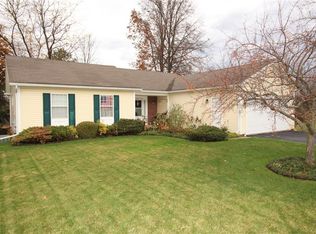 2 Tay Brook Ln, Rochester, NY 14612