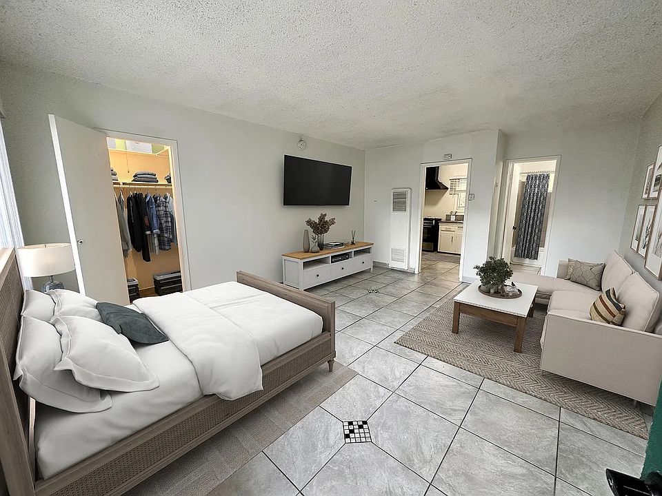 1st image of 4305 S Centinela Ave APT 6