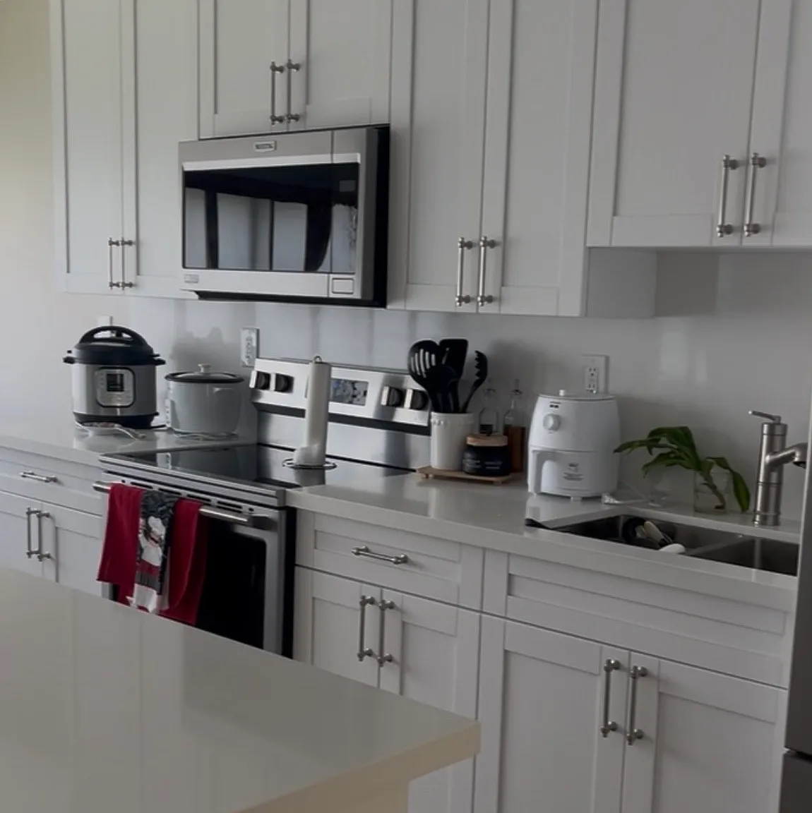 2 bed, 1000 sqft, $2,200 — Photo 4