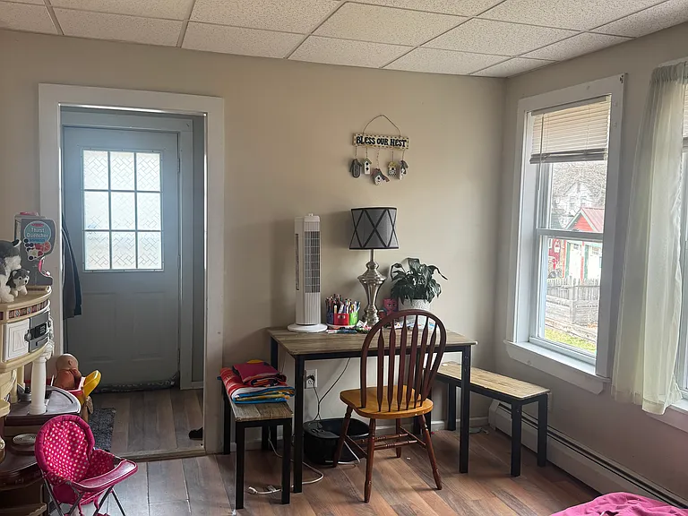 27 Pleasant St #A — Photo 15