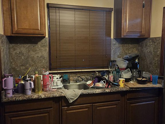 3rd image of 12582 Wilshire Dr