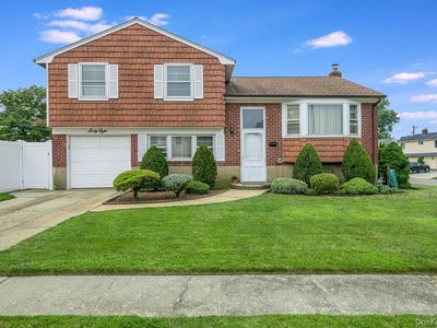 68 Dante Avenue, Hicksville, NY, 11801