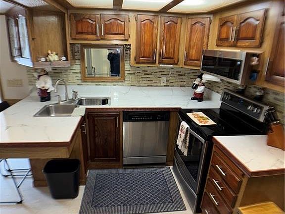 2nd image of 254 Bass CT #254