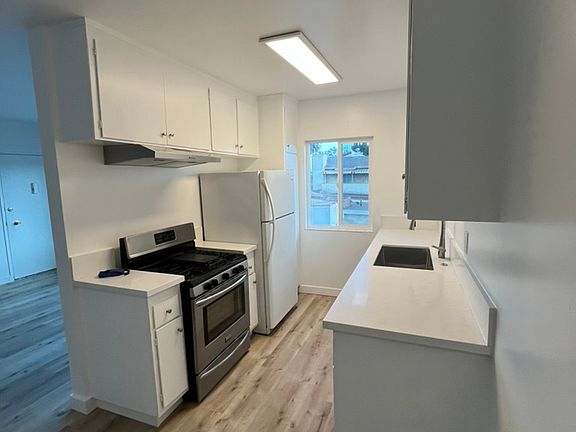 2nd image of 3745 S Bentley Ave APT 5
