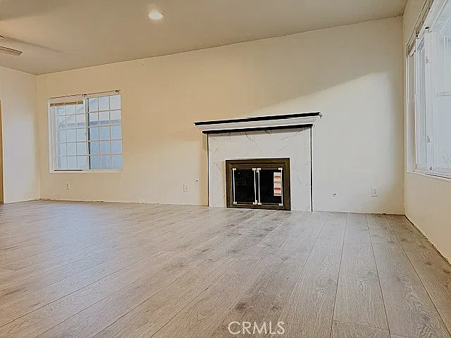 4 bed, 1336 sqft, $4,800 — Photo 2