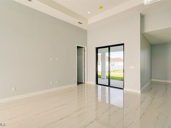 5th image of 1032 NW 36th Pl