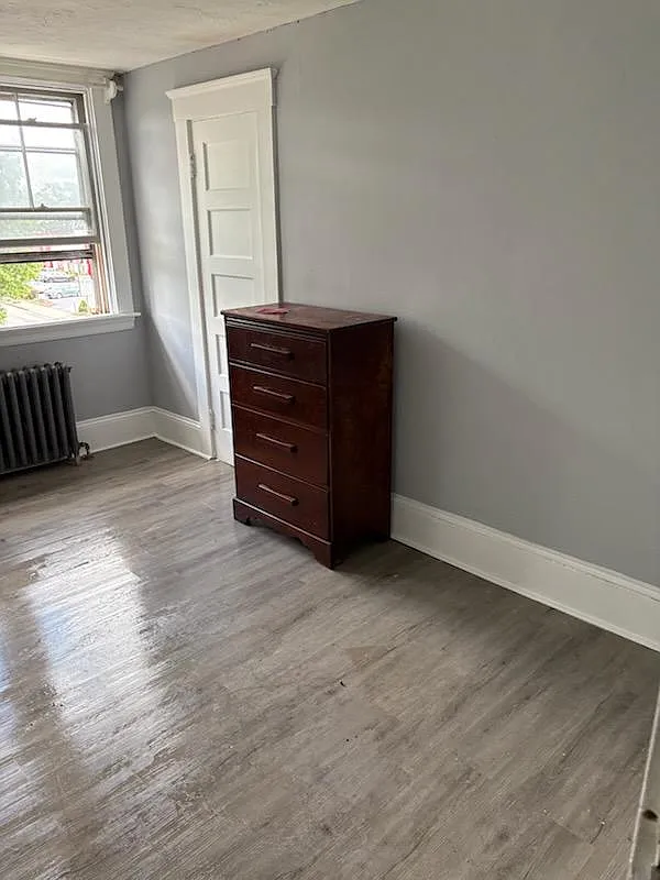1 bed, 350 sqft, $900 — Photo 1