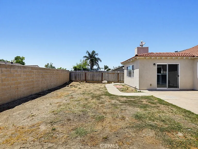 243 N Pageant St — Photo 48