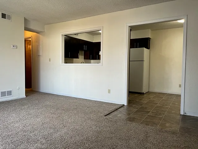 Tiblow Village Apartments — Photo 29