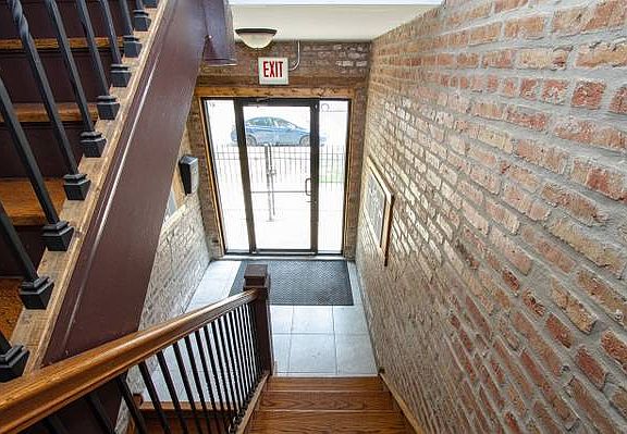 2nd image of 6042 S Michigan Ave #2S